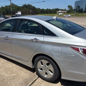 2011 Hyundai SONATA HYBRID BASE 照片 6
