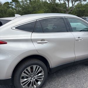 2024 Toyota VENZA XLE photo 9