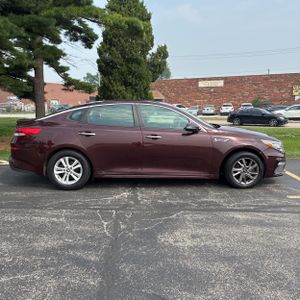 2020 KIA OPTIMA LX 照片 10