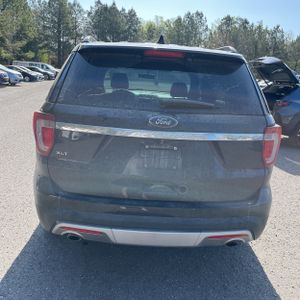 FORD EXPLORER XLT - 7