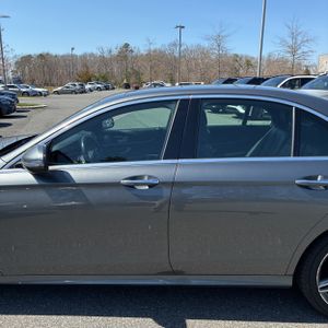 MERCEDES-BENZ E-CLASS - 4