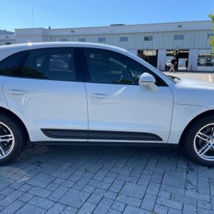 2022 Porsche MACAN BASE — миниатюра 11