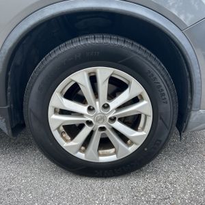 2015 Nissan ROGUE SV thumbnail 20