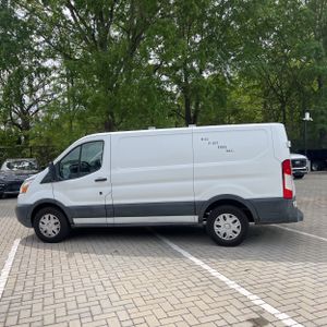 Ford Transit 150 - 3