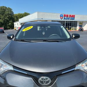 صورة 15 لـ 2018 Toyota RAV4 LE
