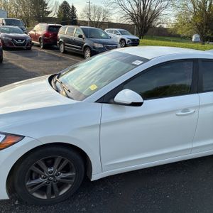 HYUNDAI ELANTRA SEL - 2