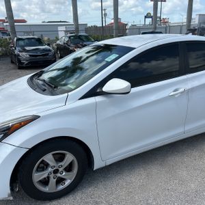 2015 Hyundai ELANTRA SE — фото 2