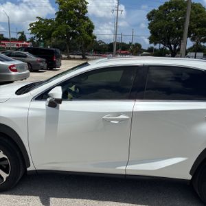 صورة 4 لـ 2021 Lexus NX 300 BASE