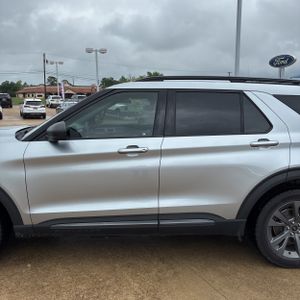 FORD EXPLORER XLT - 4