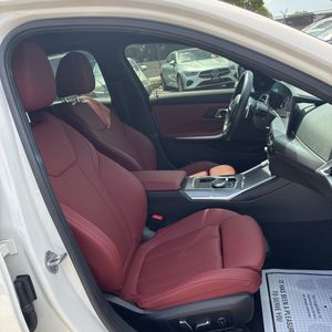 2025 BMW 330I 缩略图 32