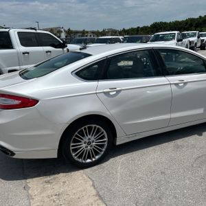 FORD FUSION SE - 9
