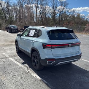 VOLKSWAGEN TAOS SEL 4MOTION - 5