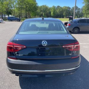 VOLKSWAGEN PASSAT 2.0T S - 6