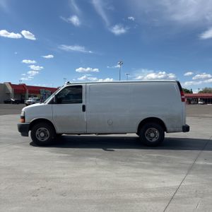 CHEVROLET EXPRESS 2500 - 3