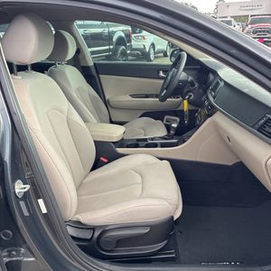 صورة مصغرة 32 لـ 2016 KIA OPTIMA LX