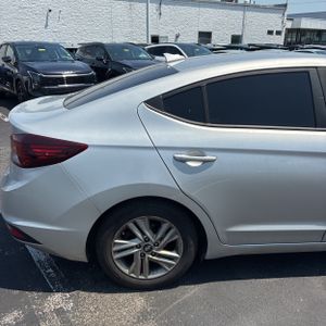 صورة 9 لـ 2020 Hyundai ELANTRA SEL