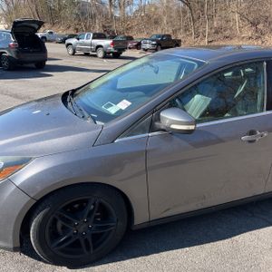 FORD FOCUS TITANIUM - 2