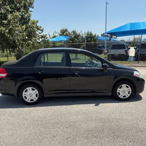 2011 Nissan VERSA 1.8S — фото 10