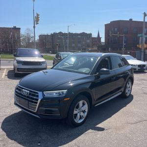 AUDI Q5 2.0T PREMIUM - 1