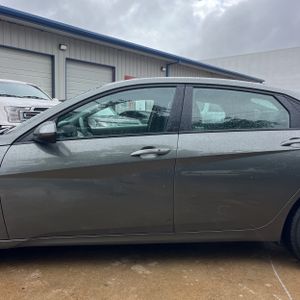 HYUNDAI ELANTRA SEL - 3