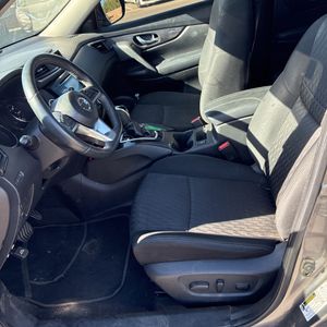 2017 Nissan ROGUE SV 缩略图 32