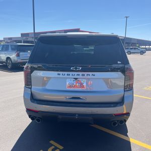 CHEVROLET SUBURBAN Z71 - 7