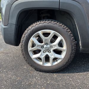 2017 JEEP RENEGADE LATITUDE — миниатюра 19
