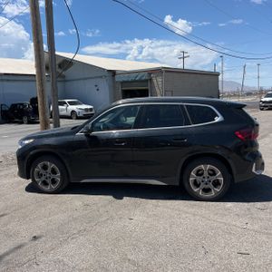 2025 BMW X1 XDRIVE28I 照片 3