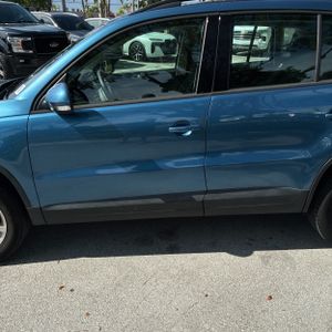 2018 Volkswagen TIGUAN LIMITED 2.0T — фото 4