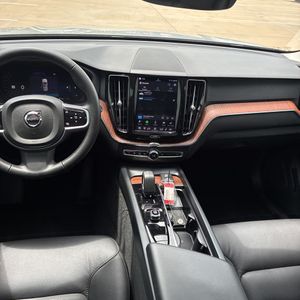 صورة مصغرة 37 لـ 2024 Volvo XC60 B5 PLUS DARK THEME