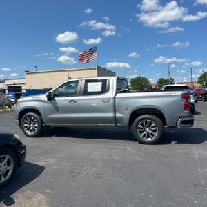 2023 Chevrolet SILVERADO 1500 LT — фото 3
