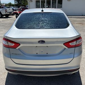 FORD FUSION SE - 7