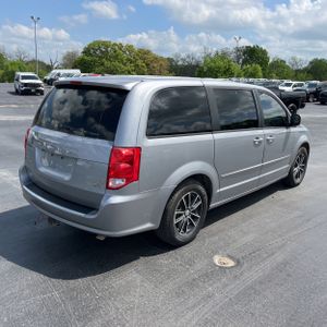 DODGE GRAND CARAVAN R/T - 8