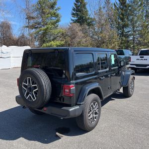 JEEP WRANGLER 4-DOOR SAHARA 4X4 - 8