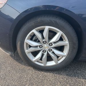 2017 Chevrolet IMPALA LT — миниатюра 17