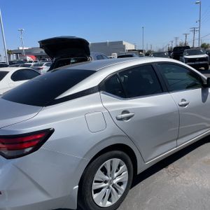 NISSAN SENTRA S - 9