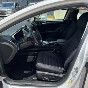 2015 FORD FUSION SE thumbnail 32