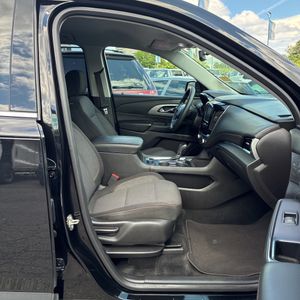 2018 Chevrolet TRAVERSE LS thumbnail 32