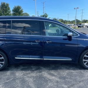 2017 Chrysler PACIFICA LIMITED — фото 11