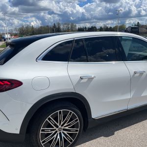 MERCEDES-BENZ EQE - 9