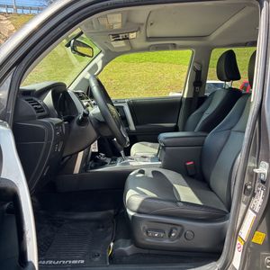 2018 Toyota 4RUNNER SR5 PREMIUM — фото 32