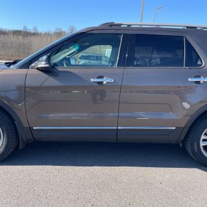 FORD EXPLORER XLT - 4