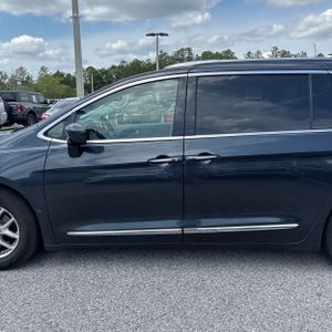 CHRYSLER PACIFICA TOURING L - 4