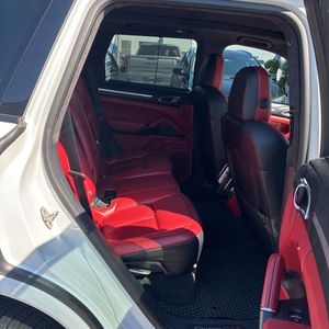 2016 Porsche CAYENNE GTS 照片 35