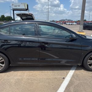 HYUNDAI ELANTRA VALUE EDITION - 9