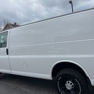 CHEVROLET EXPRESS CARGO 3500 - 6
