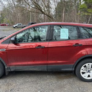 FORD ESCAPE S - 4
