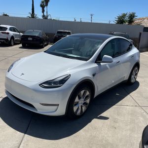 TESLA MODEL Y LONG RANGE - 1