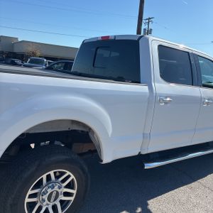 FORD F-250 SUPER DUTY LARIAT - 9
