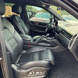 صورة مصغرة 32 لـ 2019 Porsche CAYENNE BASE